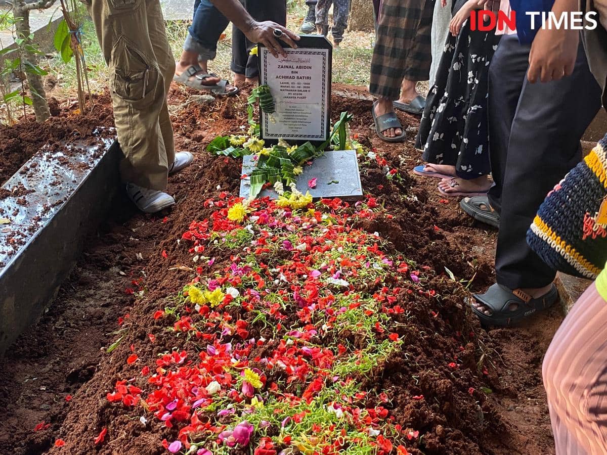 Suasana pemakaman Diding Boneng di TPU Menteng Pulo, Jakarta Selatan, pada Senin, 3 Agustus 2026.