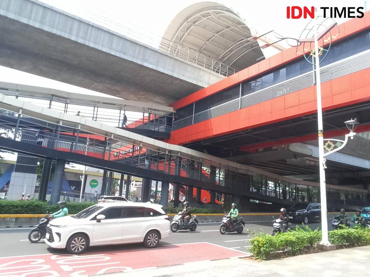 JPO Rasuna Said yang viral, Senin (3/8/2026).