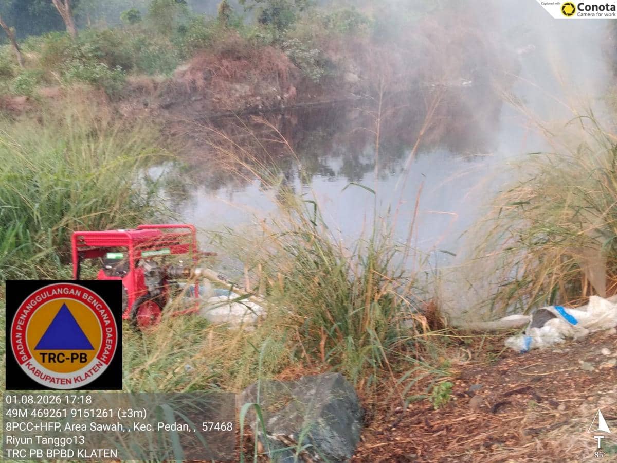 Kebakaran melanda area Tempat Pemrosesan Akhir (TPA) Troketon seluas 1.000 m² di Desa Troketon, Kecamatan Pedan, Kabupaten Klaten, Provinsi