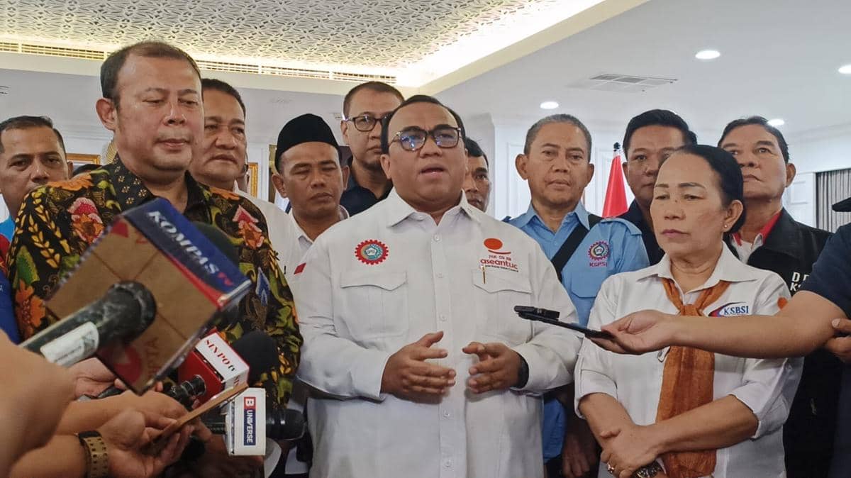 Buruh Sebut Agustus Rawan Rusuh, Minta DPR Serius Bahas RUU Ketenagakerjaan