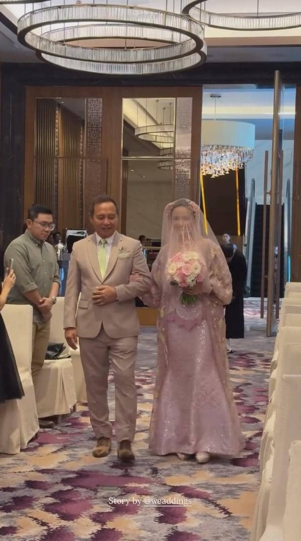 Potret pernikahan Joanna Alexandra yang diunggah melalui akun Instagram pribadinya, menampilkan momen bahagia.