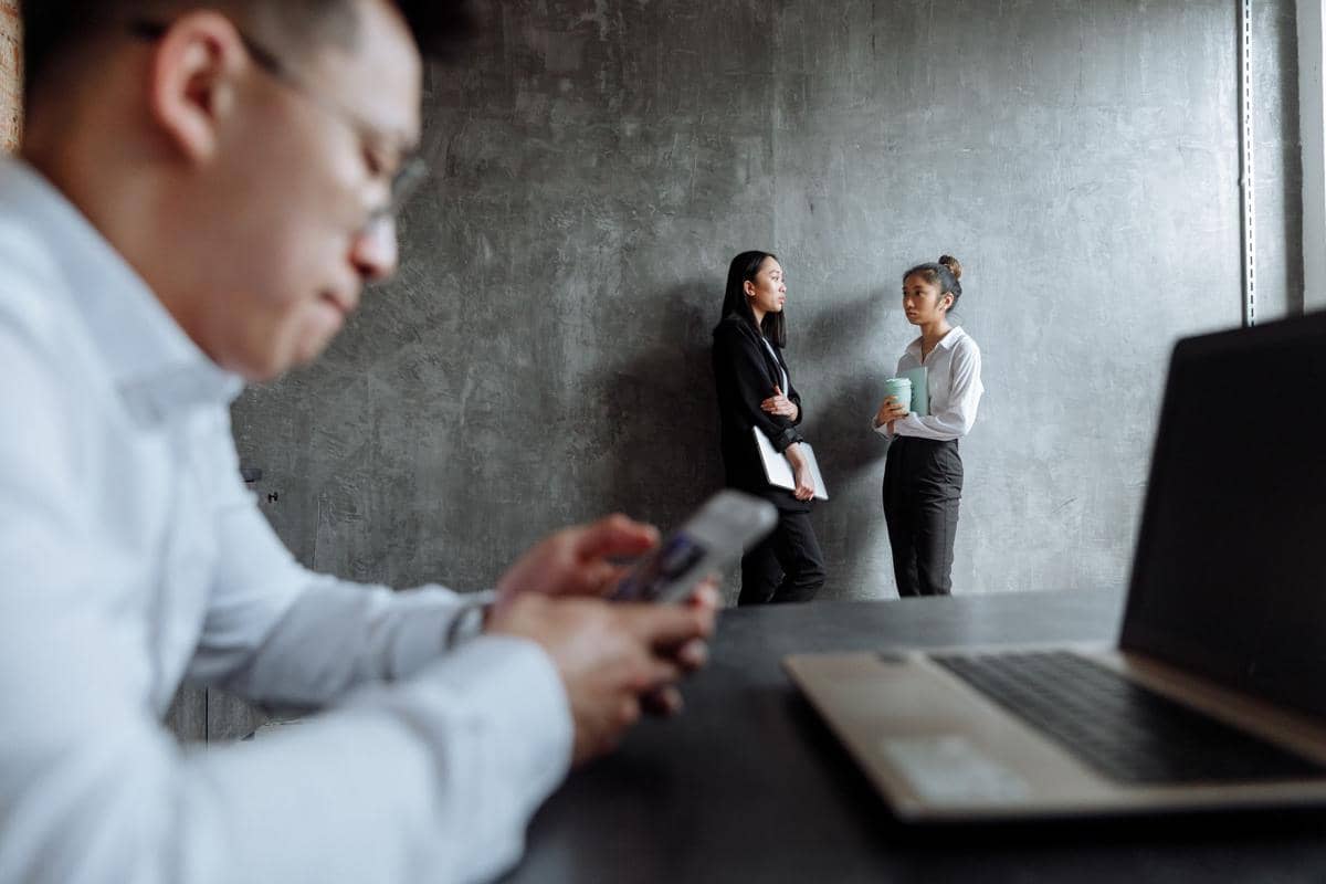 6 Tipe Coworker Bermasalah yang Bisa Bikin Hari Kerjamu Menderita