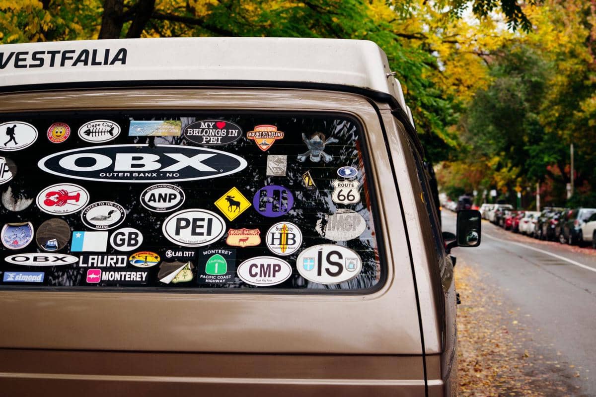 Ilustrasi stiker mobil 
