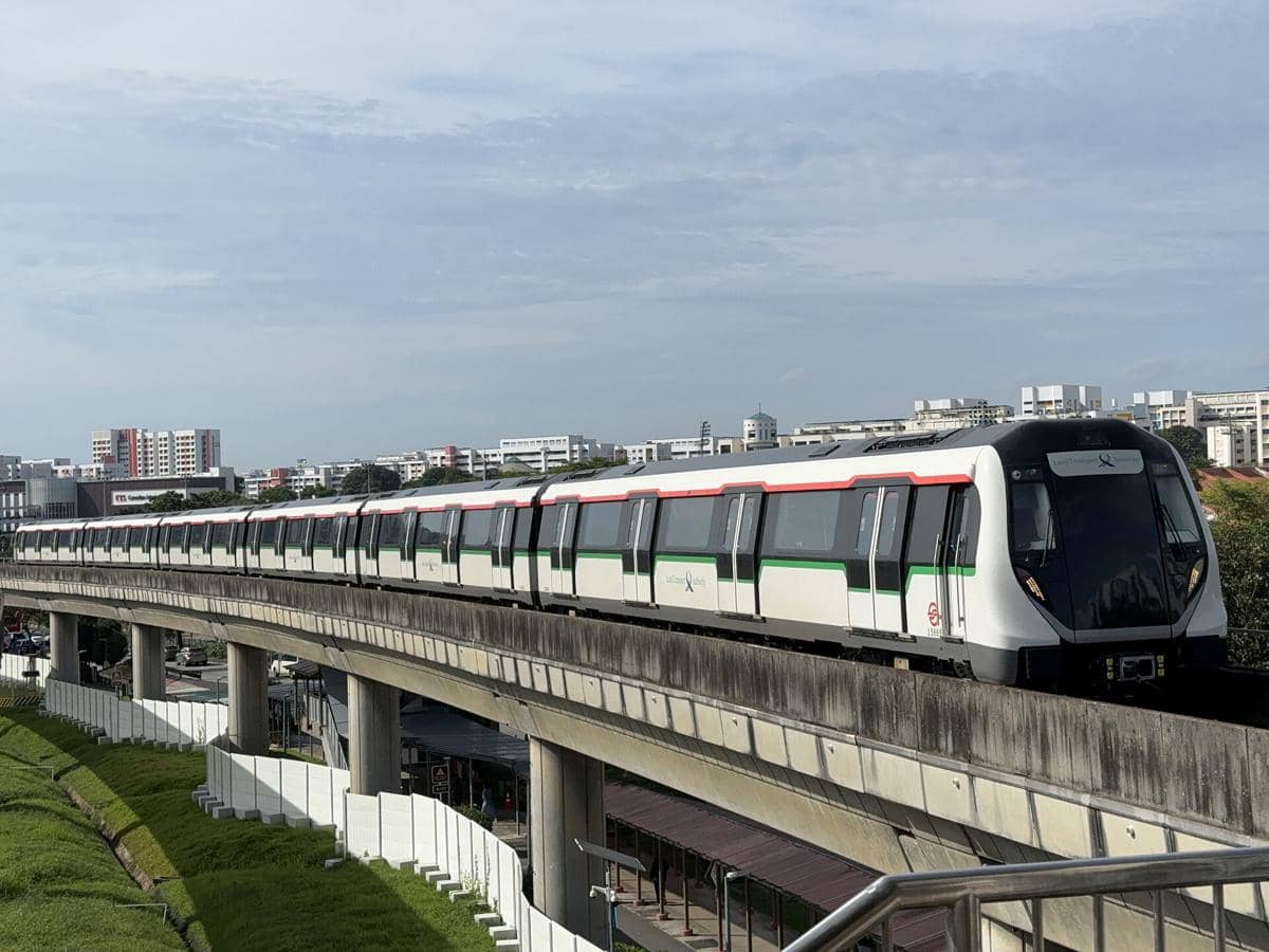ilustrasi MRT East West Line