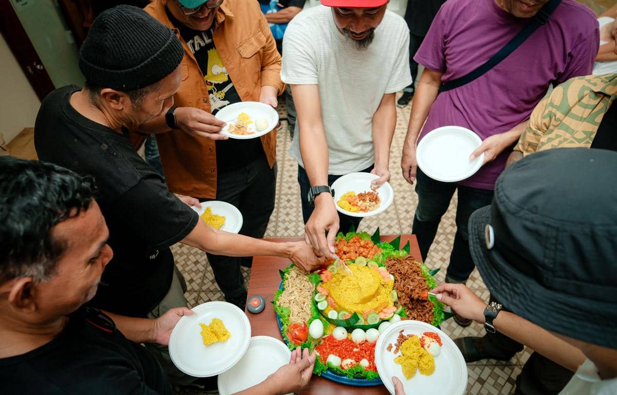 ilustrasi nasi tumpeng