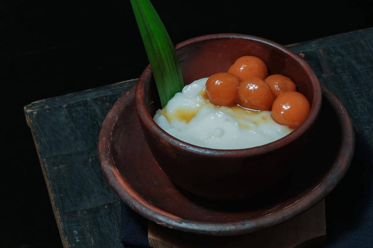 ilustrasi bubur merah putih 
