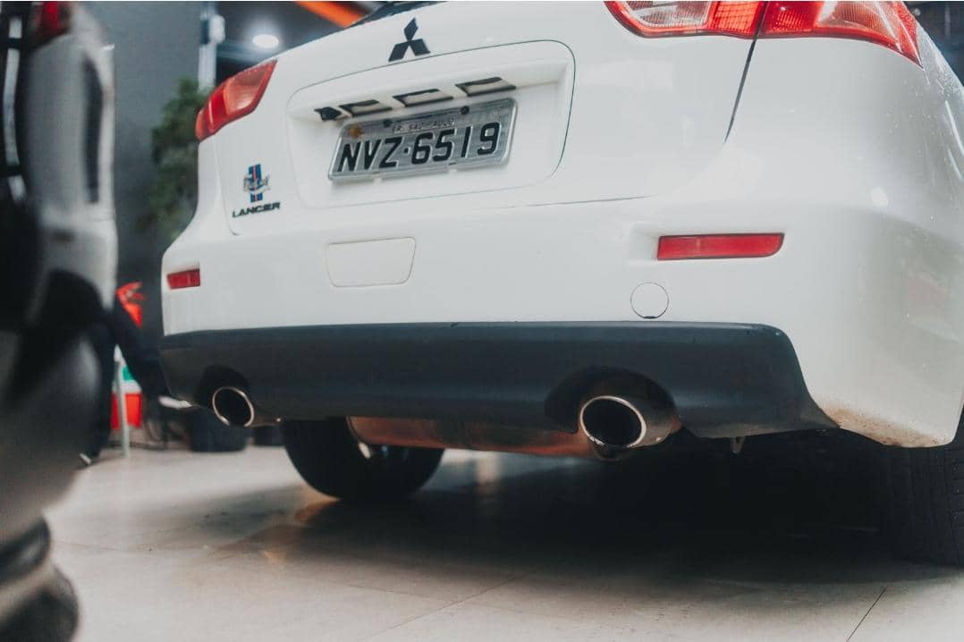 5 Penyebab Umum Knalpot Mobil Mengeluarkan Air, Catat!