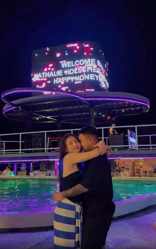 Nathalie Holscher dan Aripat menikmati momen bulan madu bersama dalam unggahan Instagram Nathalie Holscher.