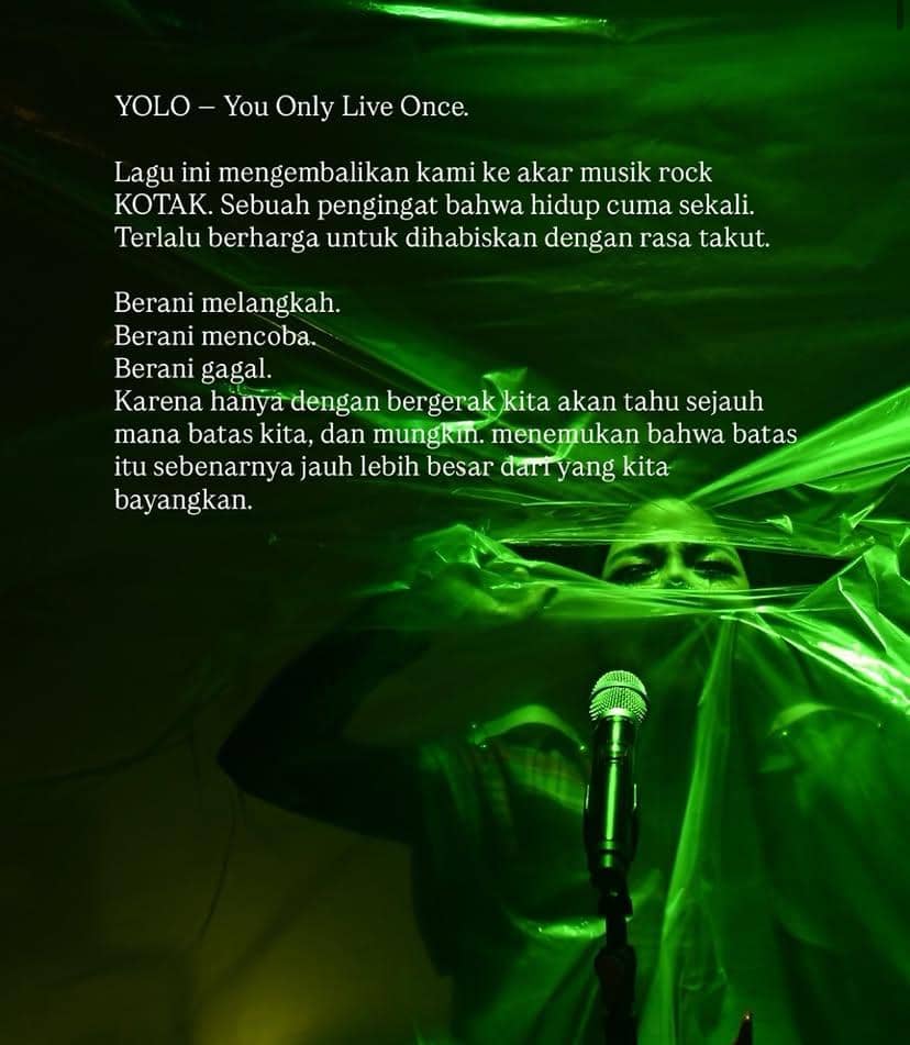 Personel band KOTAK berpose bersama dalam potret promosi setelah mengakhiri kerja sama dengan Warner Music Indonesia.