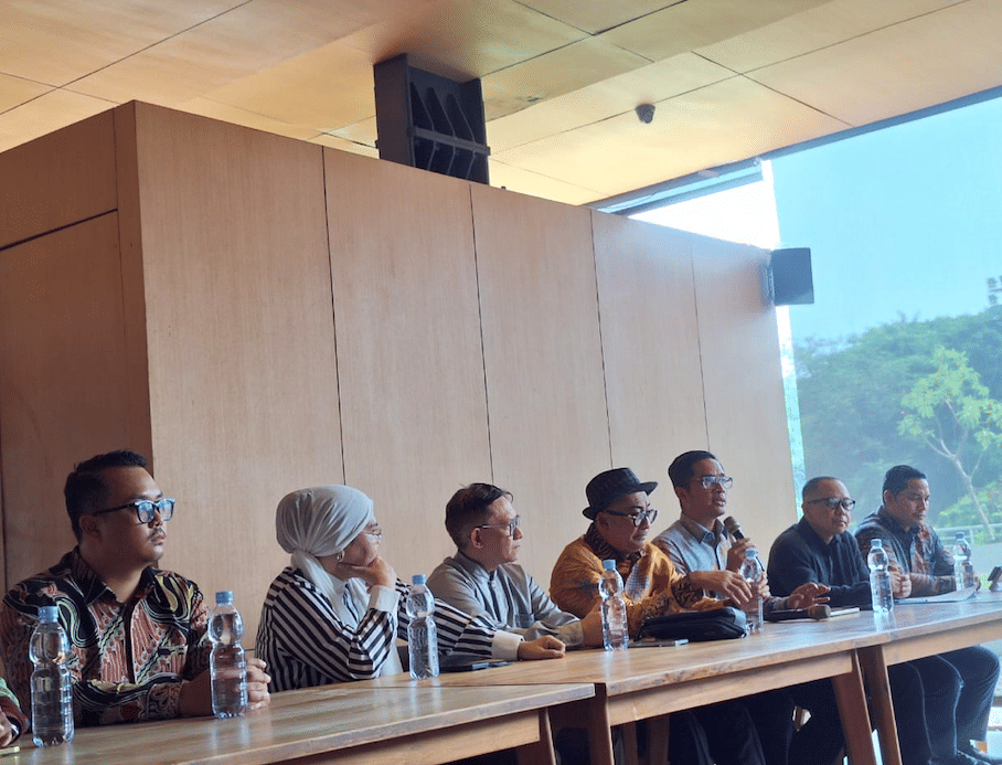 Konferensi pers tim kuasa hukum eks Jampidsus Febrie Ardiyansyah di kawasan Senayan, Jakarta, Selasa (4/7/2026).