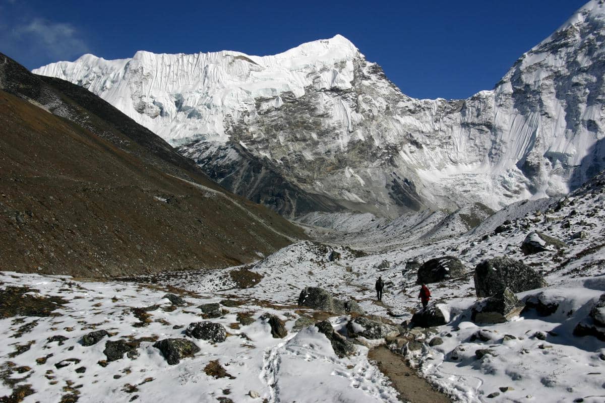 Kenapa Gunung Island Peak di Nepal Jadi Favorit Pendaki Pemula?