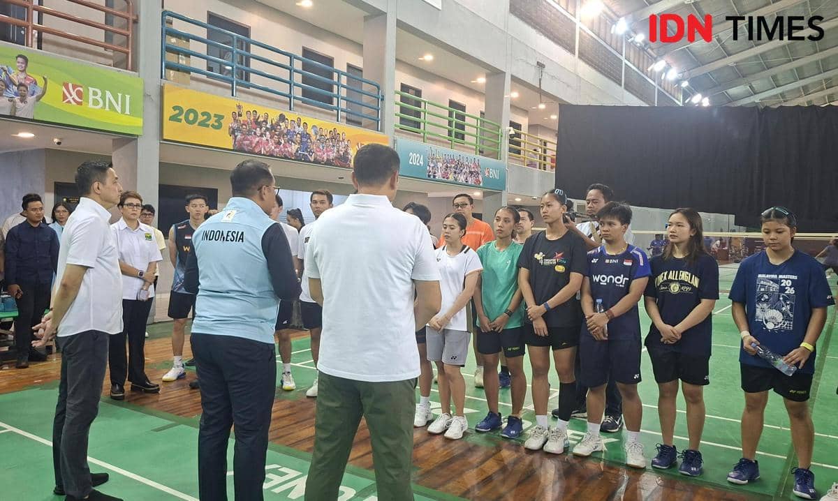 Chef de Mission (CdM) Kontingen Indonesia untuk Asian Games 2026, Todotua Pasaribu mengunjungi Pelatnas PBSI Cipayung pada 4 Agustus 2026 (I