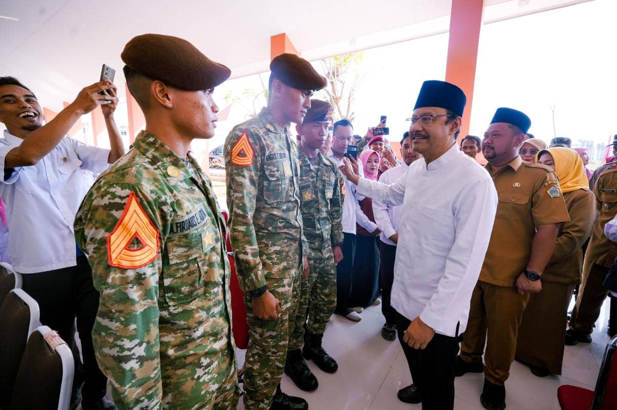 Seribu Personel Taruna TNI Polri Resmi Diterjunkan di Sekolah Rakyat