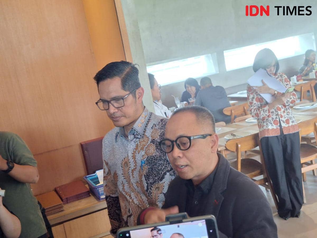 Konferensi pers tim kuasa hukum eks Jampidsus Febrie Ardiyansyah di kawasan Senayan, Jakarta, Selasa (4/7/2026).