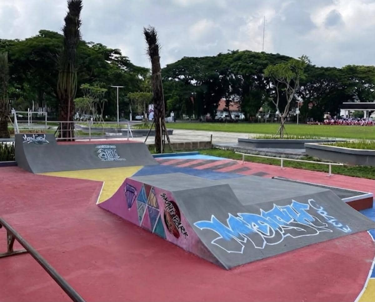 Alun-Alun Rangkasbitung sebagai ikon daerah, dengan proyek pembangunan yang menjadi temuan Badan Pemeriksa Keuangan.