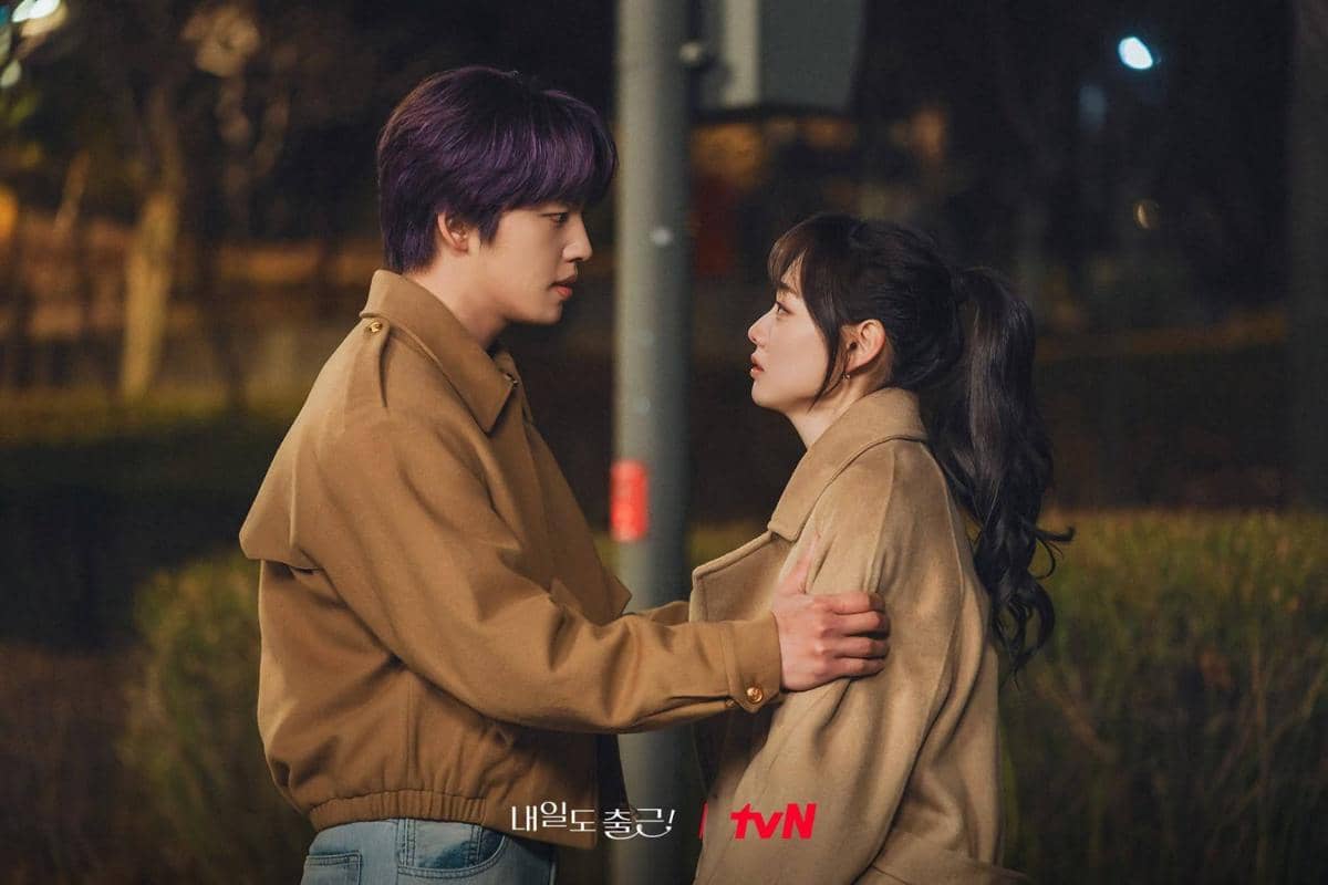 cuplikan drama See You at Work Tomorrow