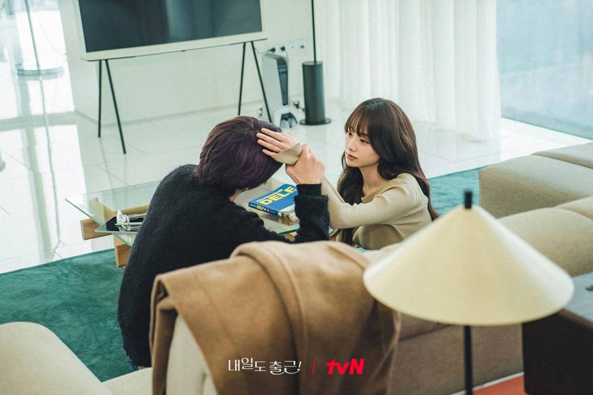cuplikan drama See You at Work Tomorrow