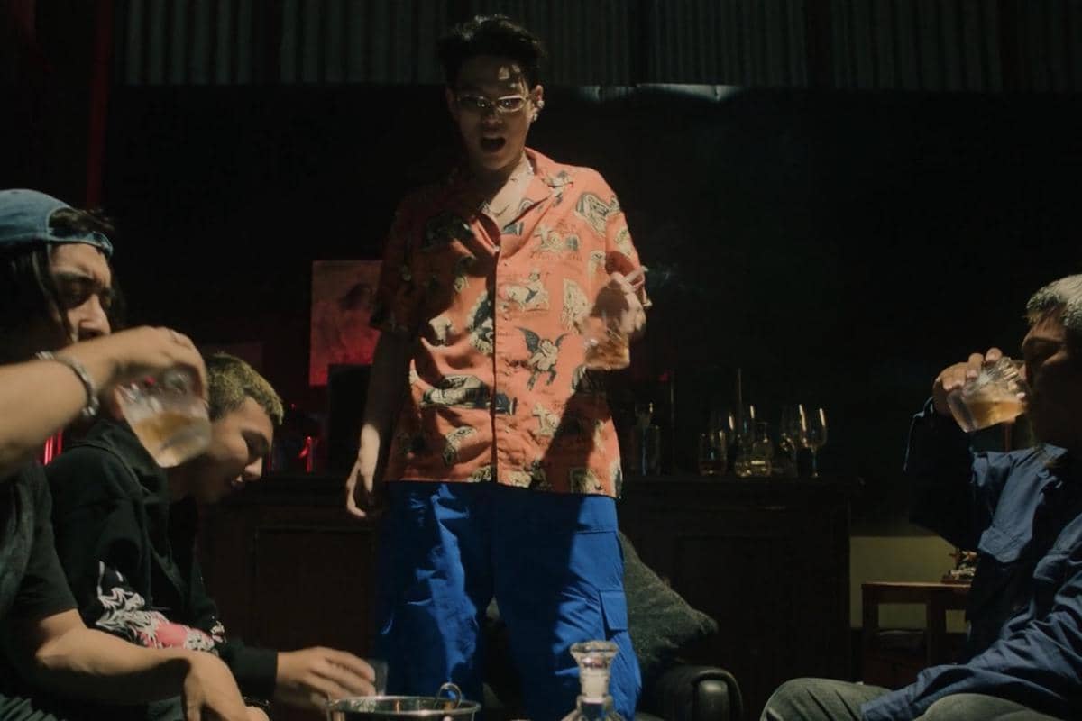cuplikan film The Debt Collector