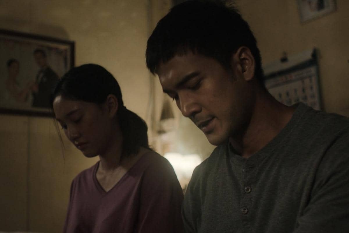 cuplikan film The Debt Collector
