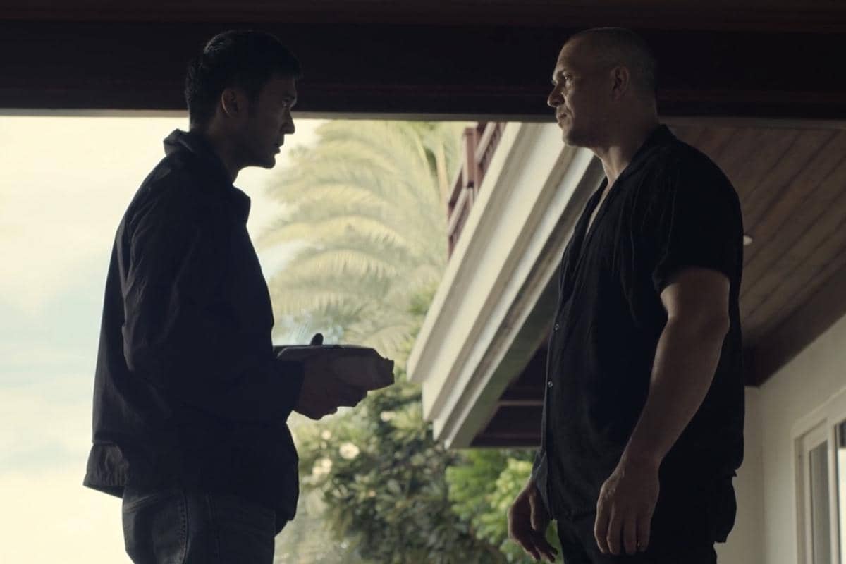 cuplikan film The Debt Collector