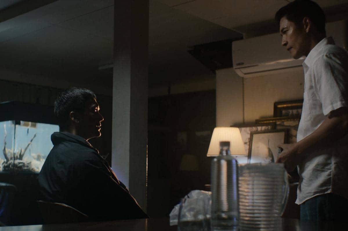 cuplikan film The Debt Collector