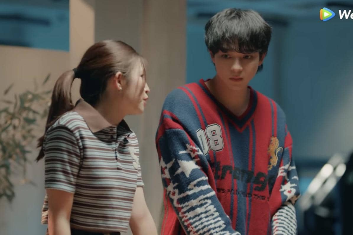 Cuplikan adegan drama Be My Player Two produksi WeTV dengan suasana cerita yang ditampilkan dalam serial tersebut.