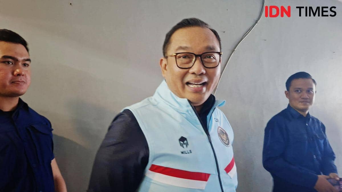Chef de Mission (CdM) Kontingen Indonesia untuk Asian Games 2026, Todotua Pasaribu mengunjungi Pelatnas PBSI Cipayung pada 4 Agustus 2026 (I