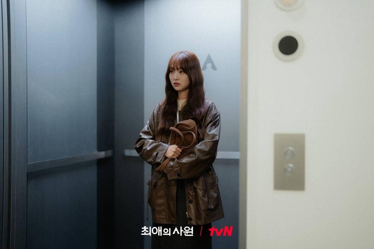 Cuplikan terbaru drama My Bias, My Boss produksi tvN yang memperlihatkan adegan dari serial Korea tersebut.