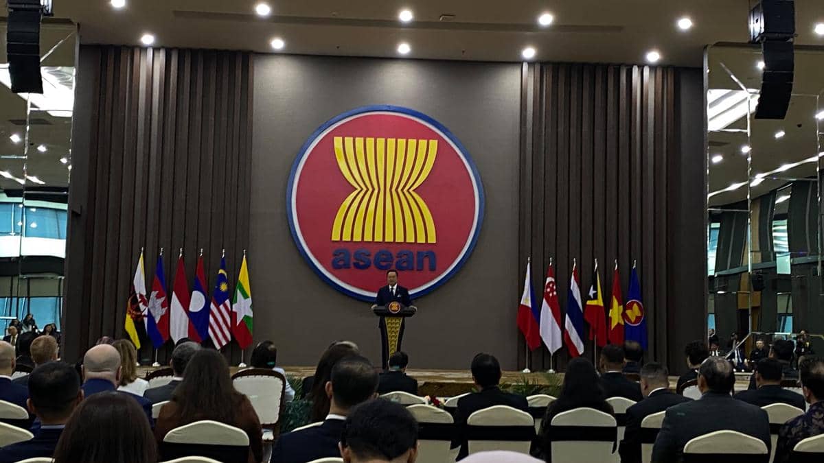 Perdana Menteri Thailand Anutin Charnvirakul menyampaikan policy speech di Sekretariat ASEAN.