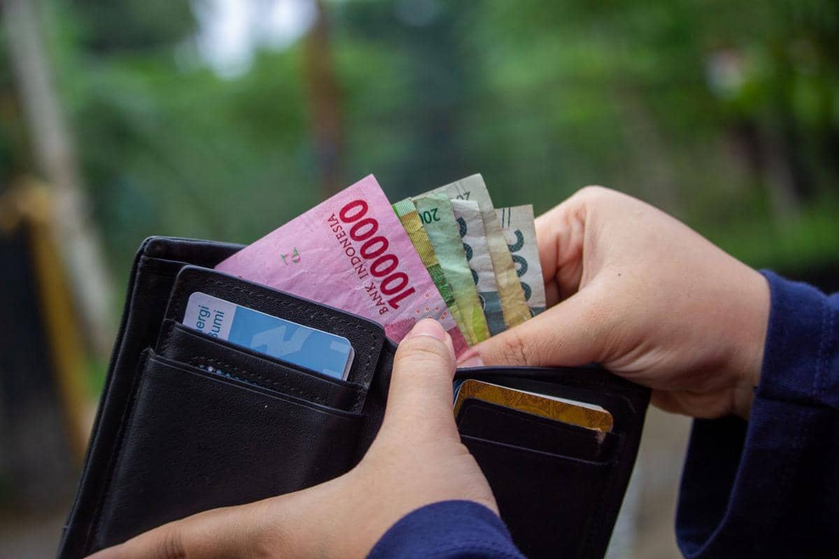5 Barang yang Sebaiknya Tidak Disimpan Terlalu Lama di Dompet