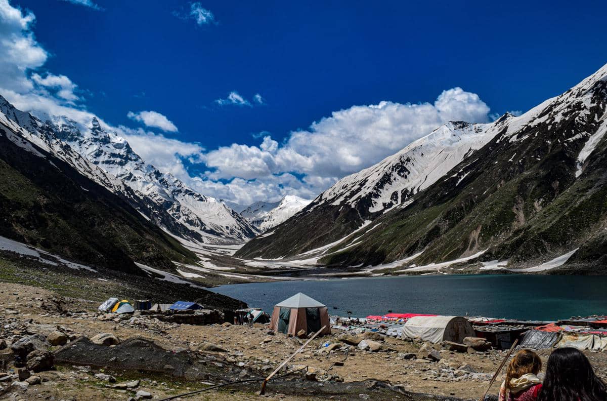 ilustrasi base camp