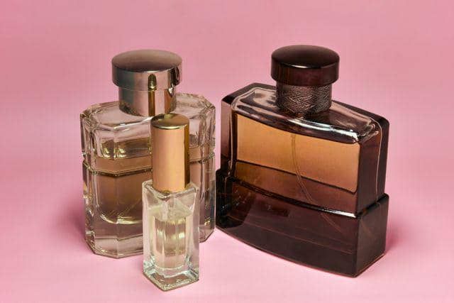 ilustrasi parfum EDP dan EDT. 