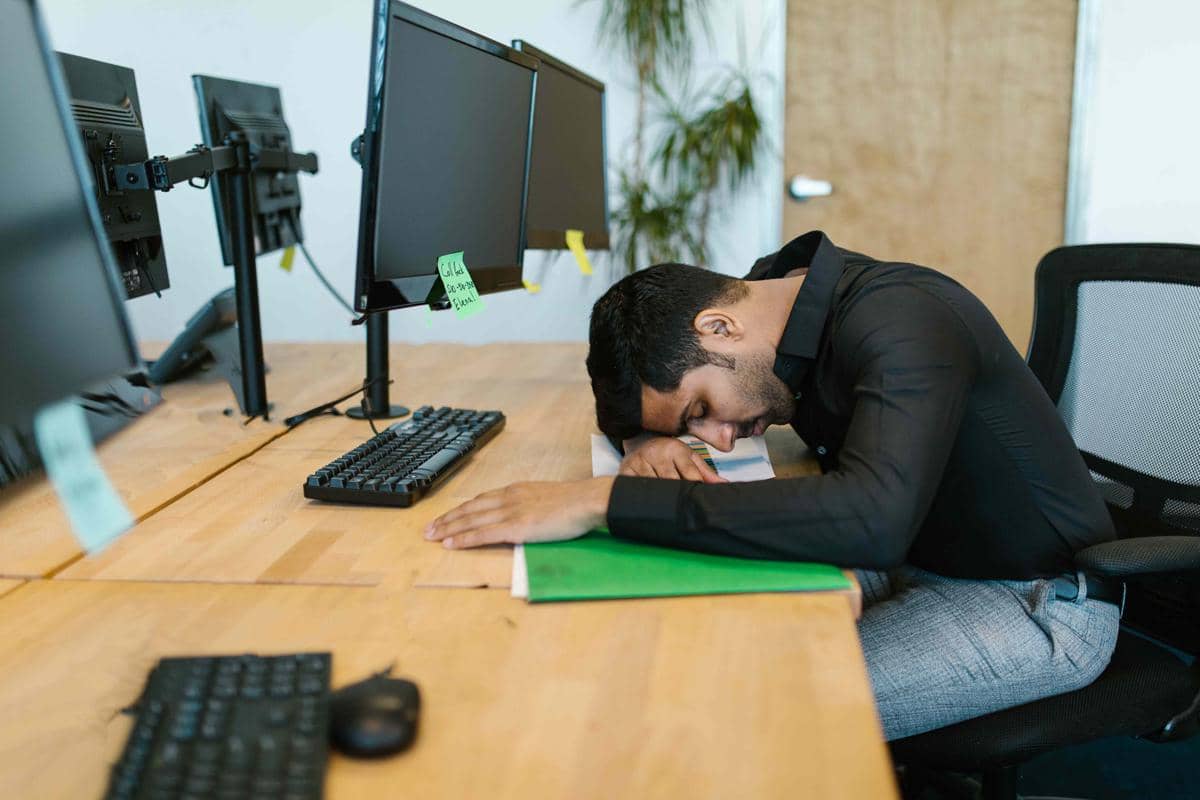 5 Kebiasaan yang Membuat Energi Cepat Habis sebelum Sore