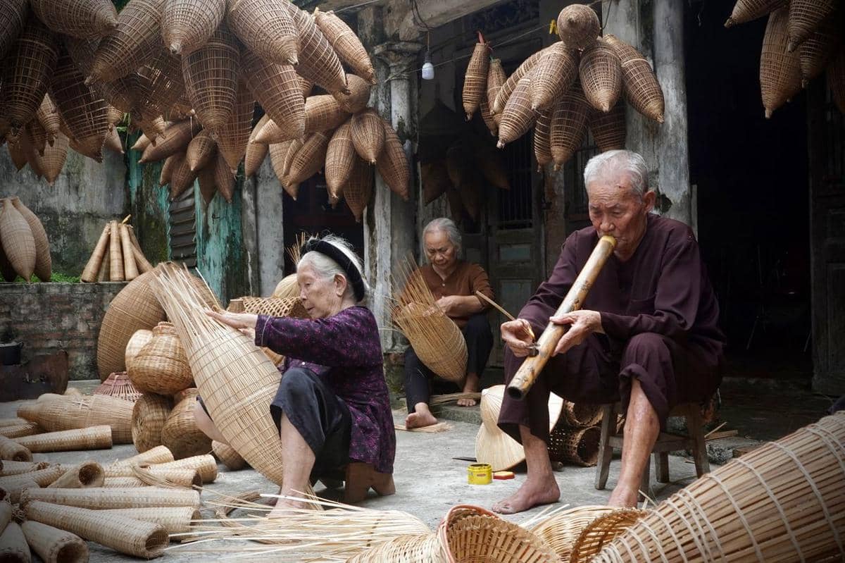 ilustrasi orang tua atau lansia, Vietnam