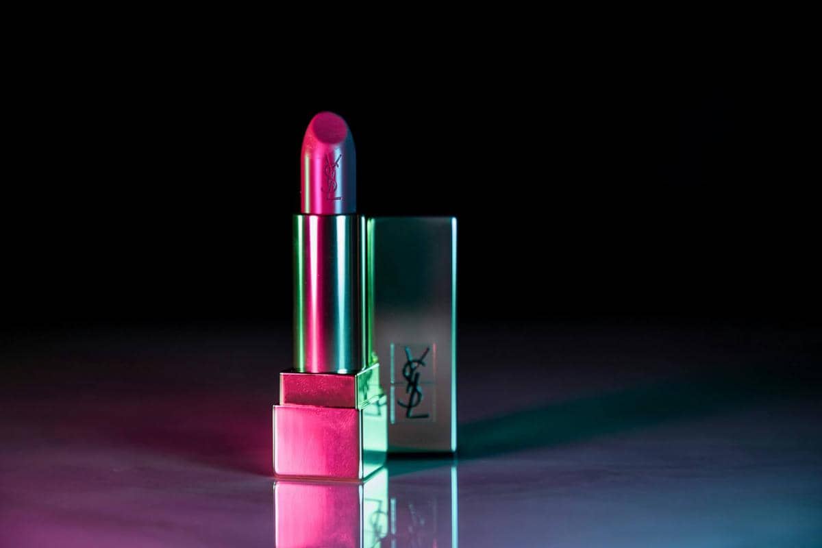 ilustrasi lipstik YSL, barang branded