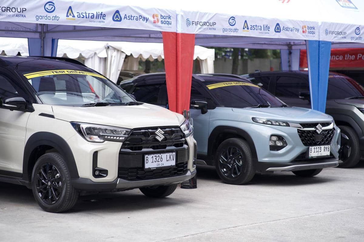 Deretan mobil Suzuki disiapkan sebagai unit test drive bagi konsumen yang tersedia di area pameran GIIAS 2026.