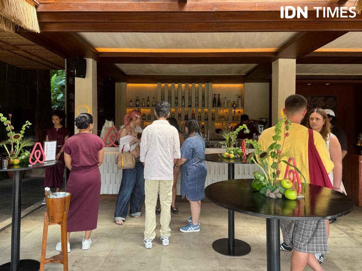 Potret peserta media trip Airbnb