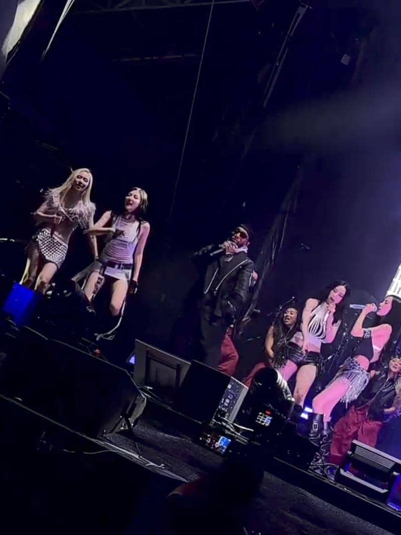 Potret grup K-pop aespa saat berada di Lollapalooza Chicago 2026, diunggah melalui akun Instagram resmi mereka.
