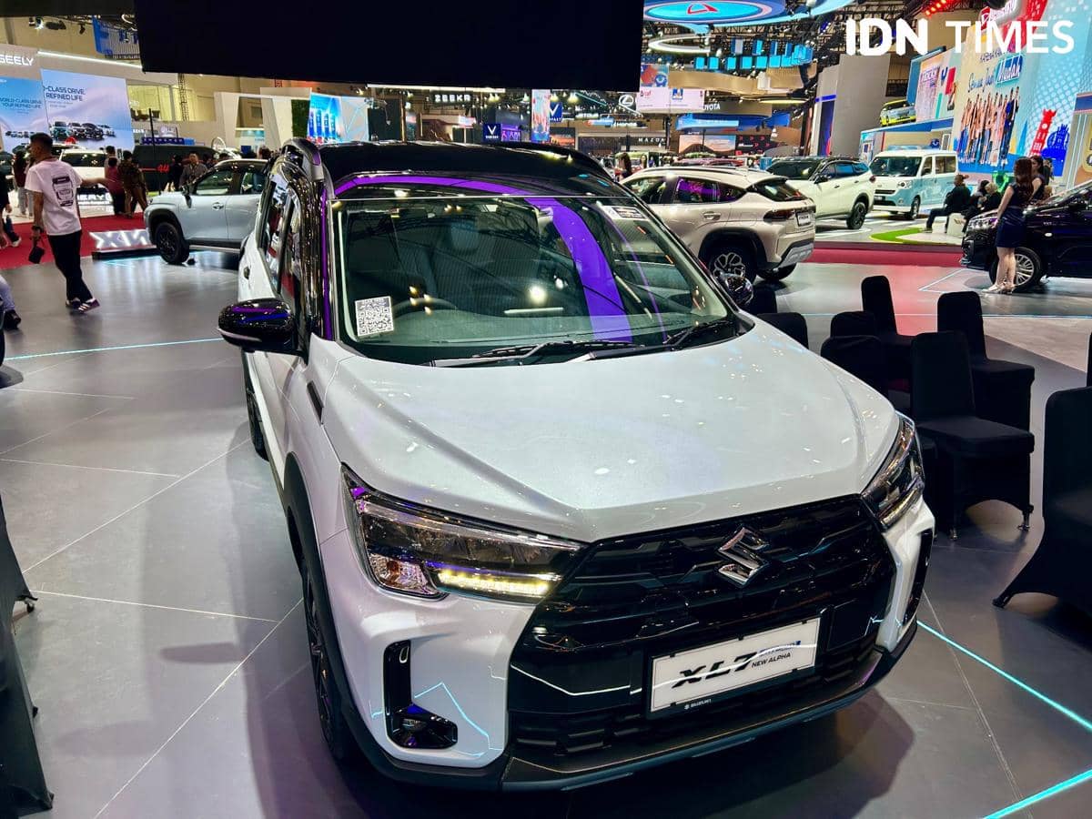 Suzuki XL7 Hybrid terbaru hadir resmi dalam peluncuran kendaraan di ajang pameran otomotif GIIAS 2026.