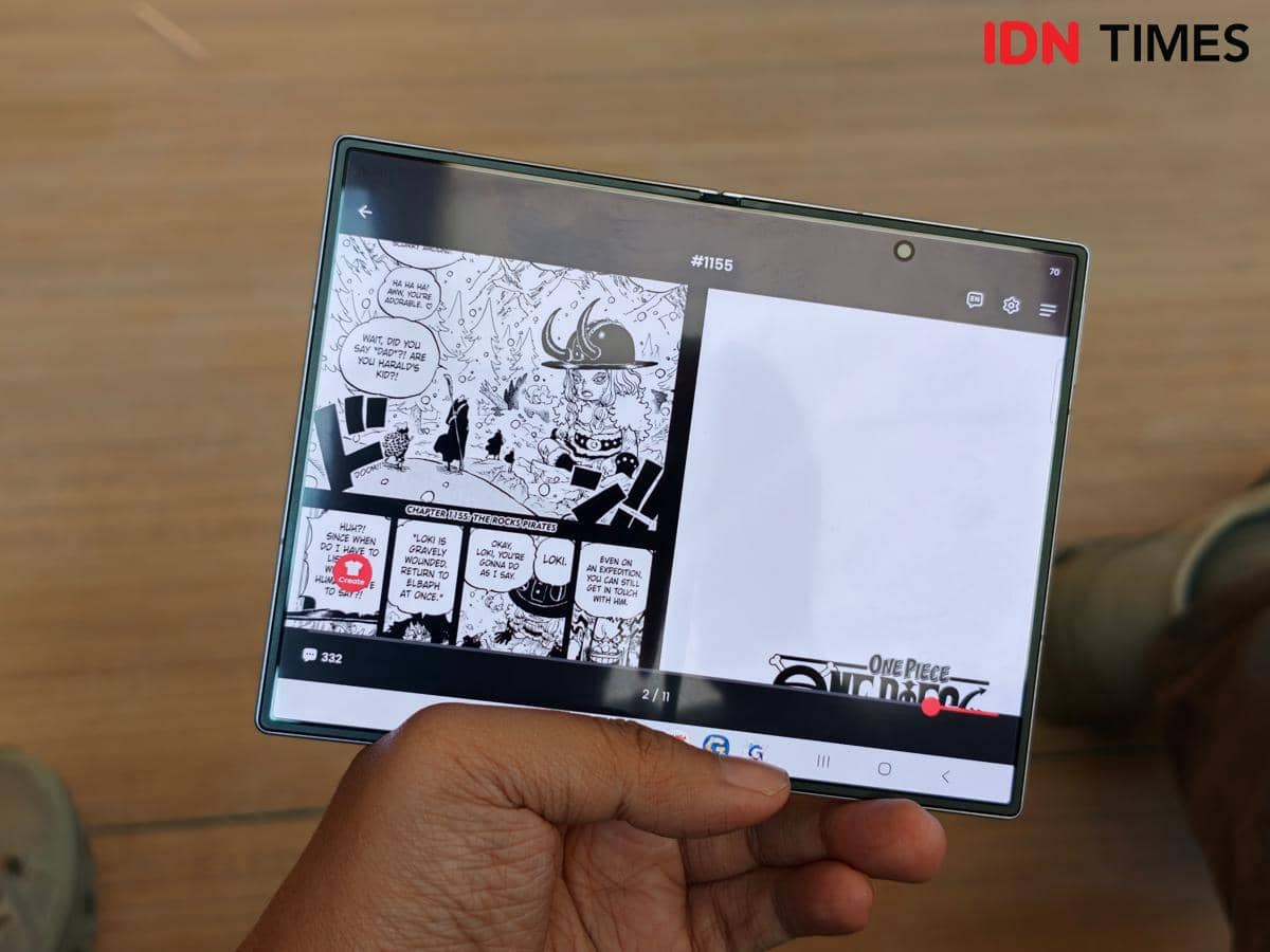 Samsung Galaxy Z Fold8 yang difoto untuk IDN Times oleh Fatkhur Rozi, memperlihatkan desain ponsel layar lipat.