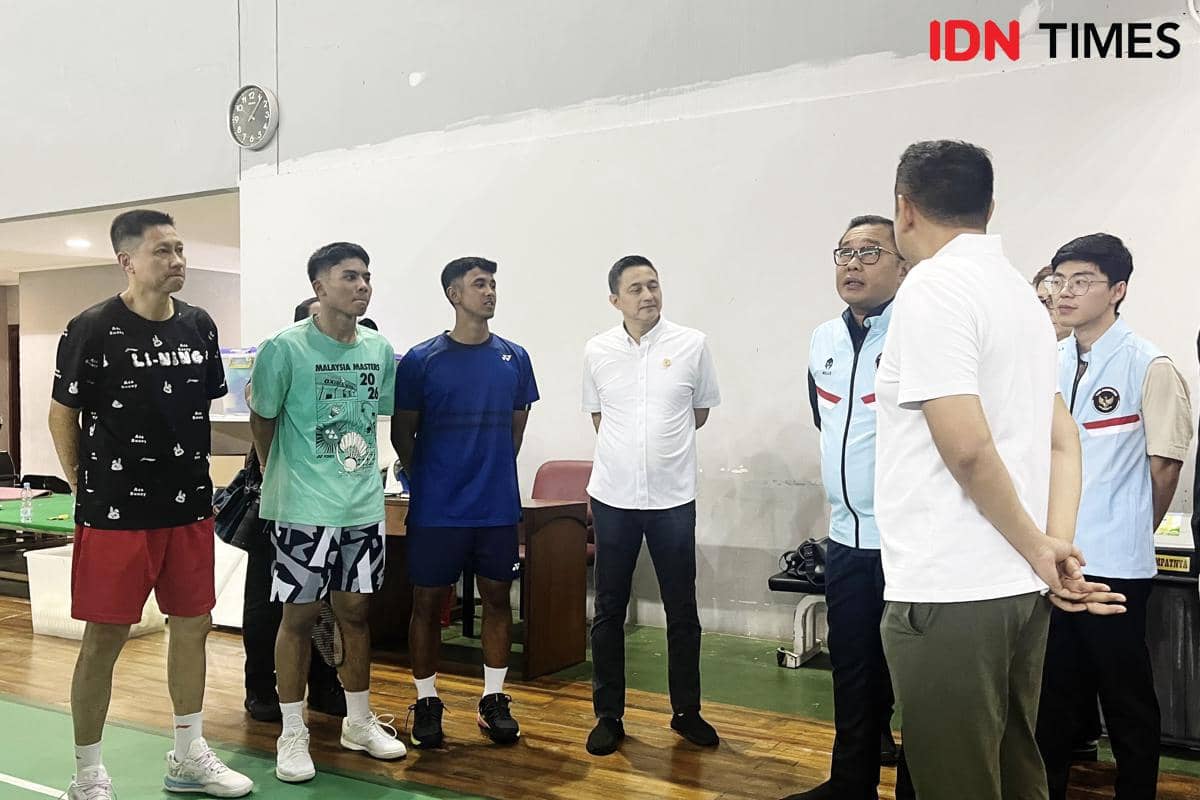 Chef de Mission (CdM) Kontingen Indonesia untuk Asian Games 2026, Todotua Pasaribu mengunjungi Pelatnas PBSI Cipayung pada 4 Agustus 2026 (I