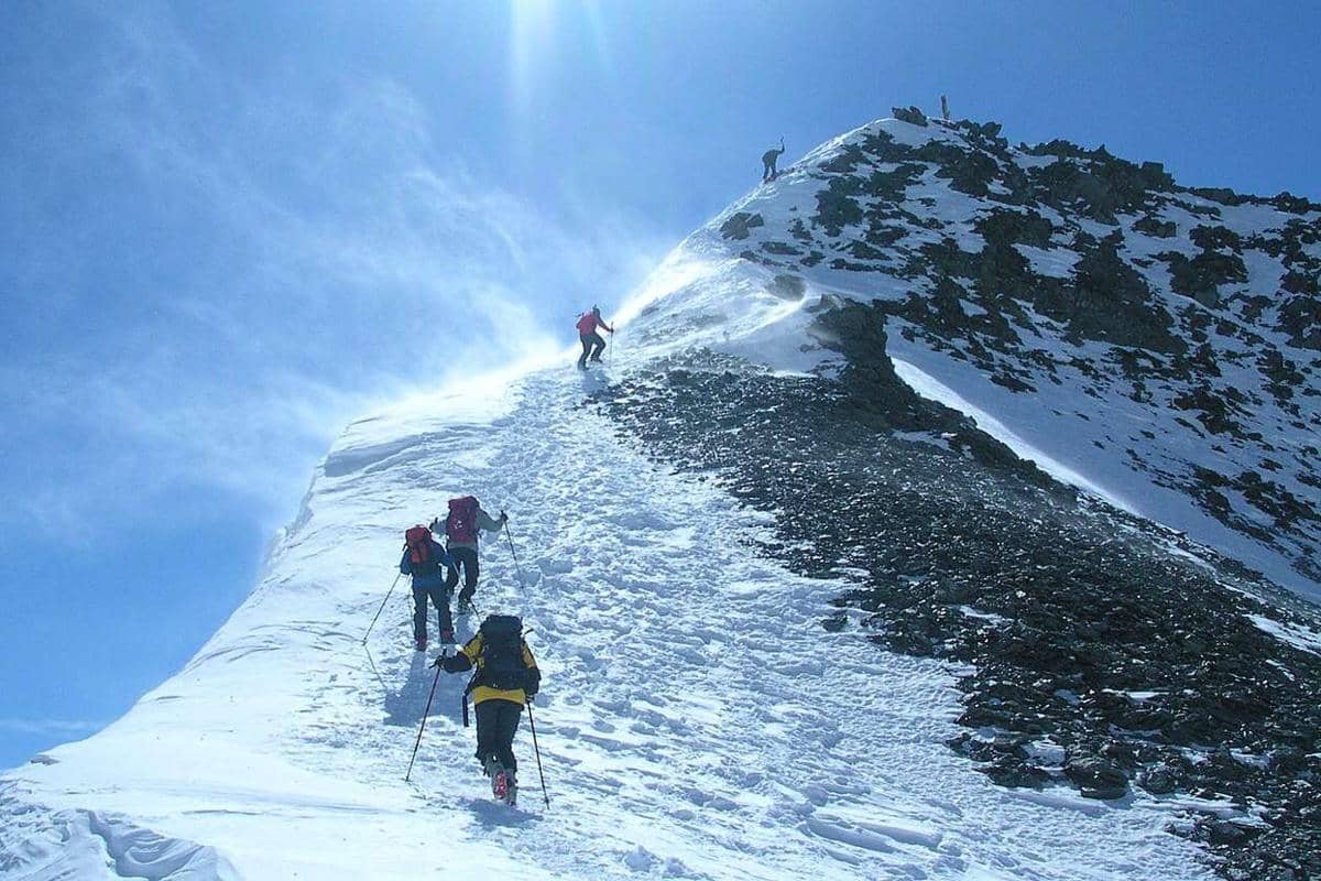 12 Gunung Paling Berbahaya untuk Pendaki, Menelan Korban!