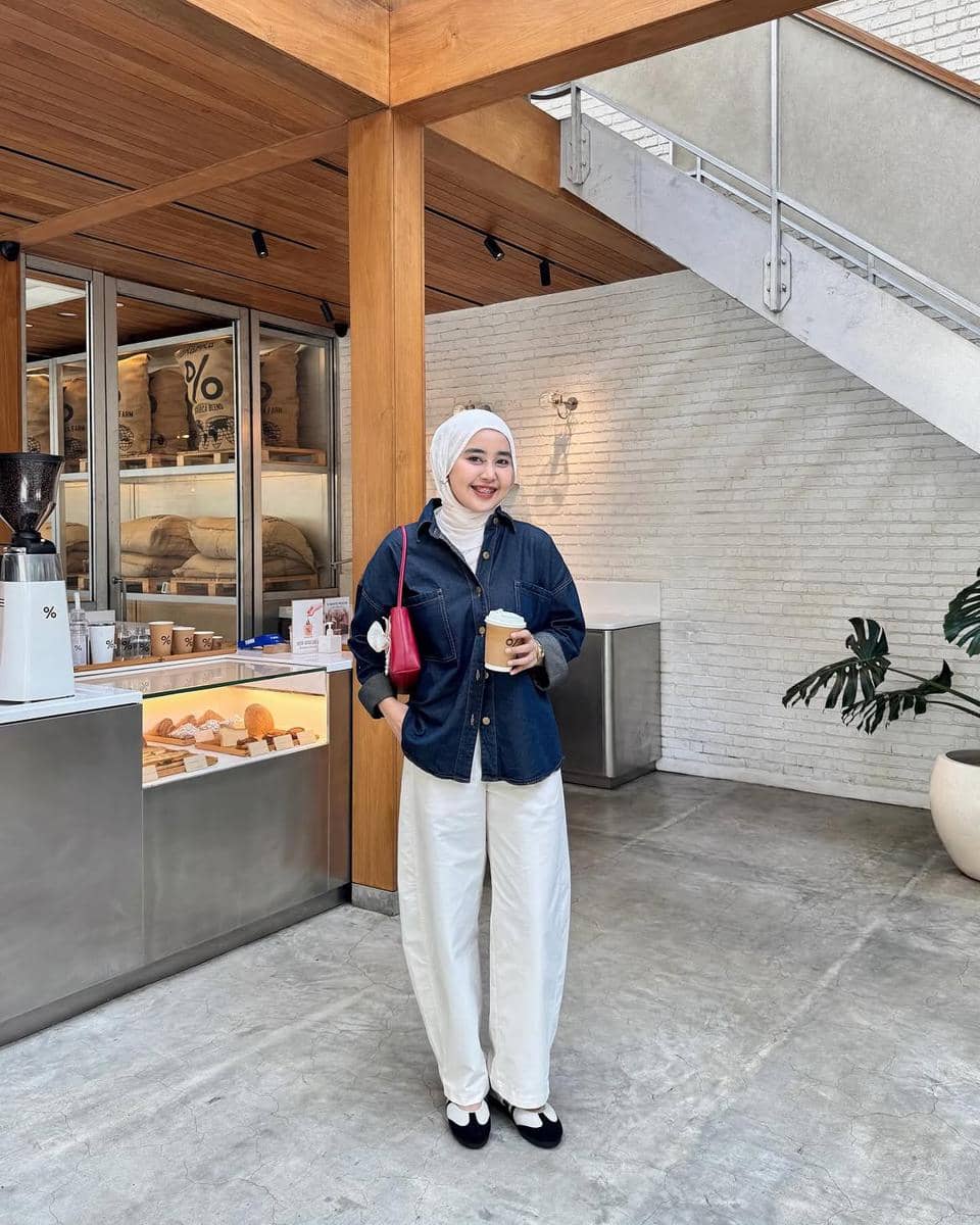 cara styling barrel pants ala Meilan Indrajati