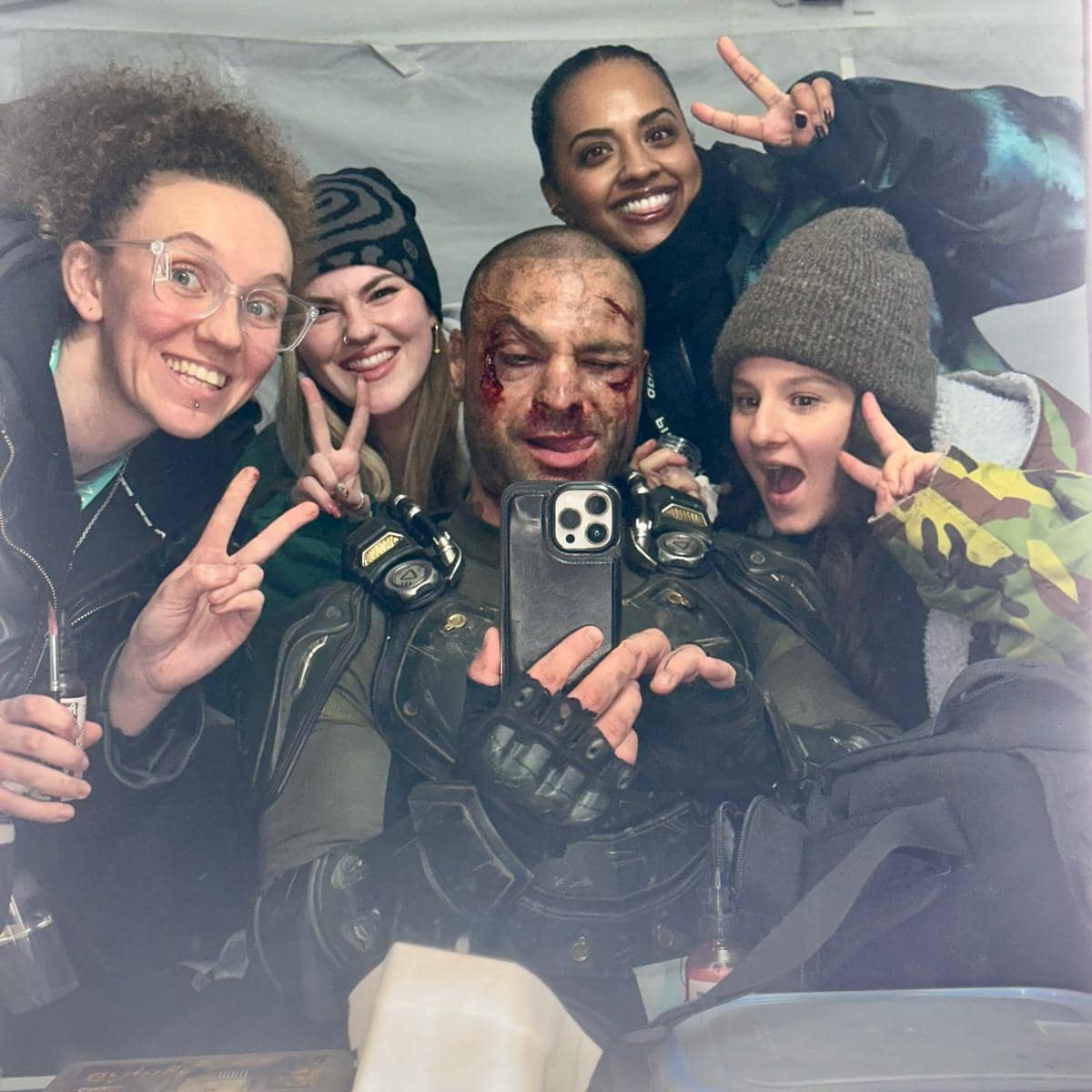 Potret Scorpion di balik layar produksi film Spider-Man: Brand New Day, dibagikan melalui akun Michael Mando.