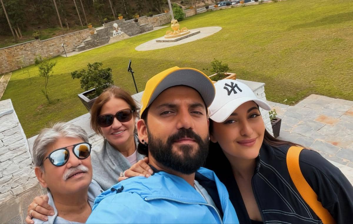 9 Potret Sonakshi Sinha Liburan ke Bhutan Bareng Zaheer Iqbal