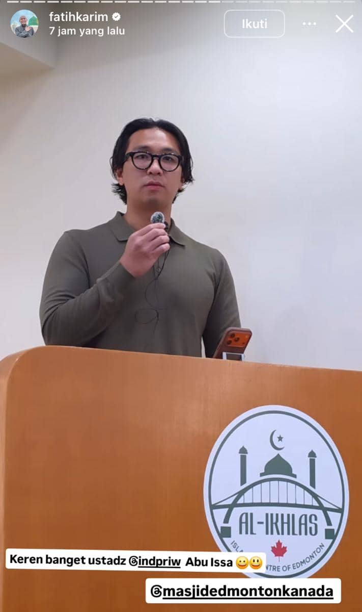 Nikita Willy dan suaminya dalam sebuah potret saat menghadiri peresmian Masjid Al-Ikhlas di Kanada.