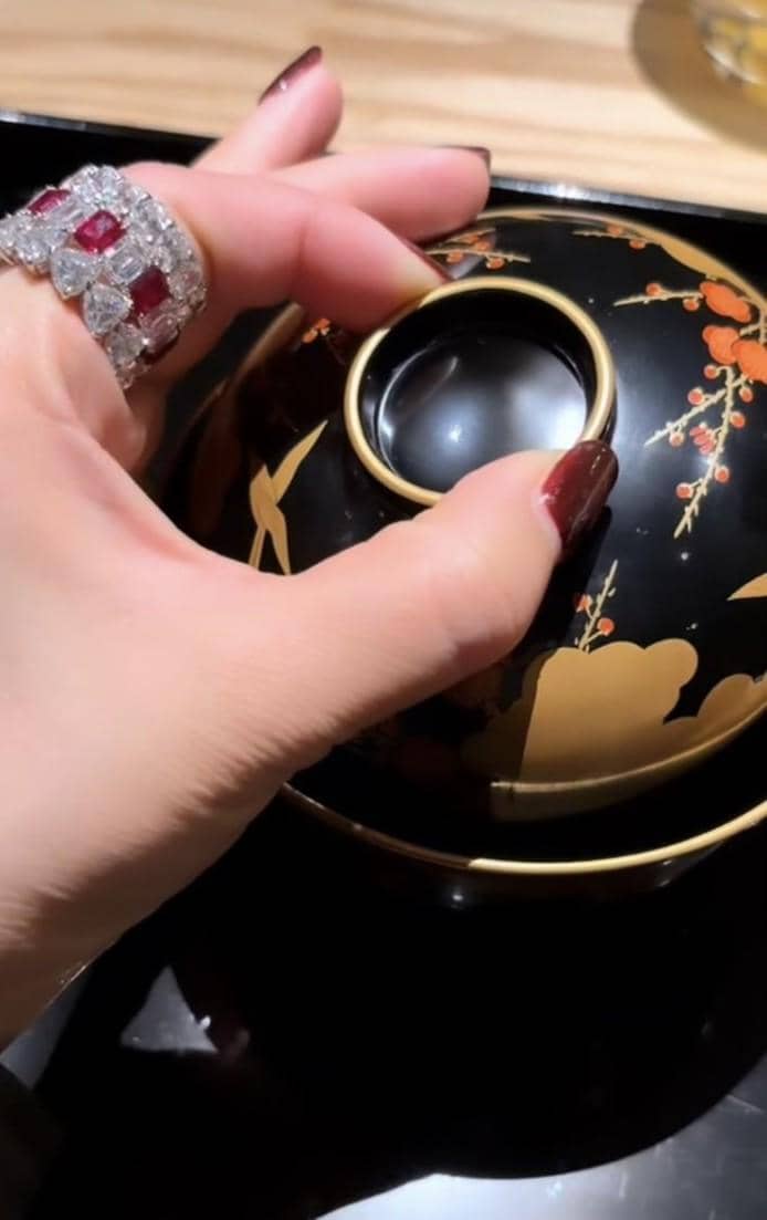 Koleksi cincin Syahrini