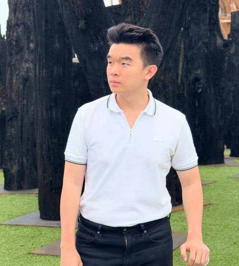 Potret Ebe Martono dari unggahan Instagram @ebemartono, dengan wajahnya menjadi fokus utama dalam bingkai foto.