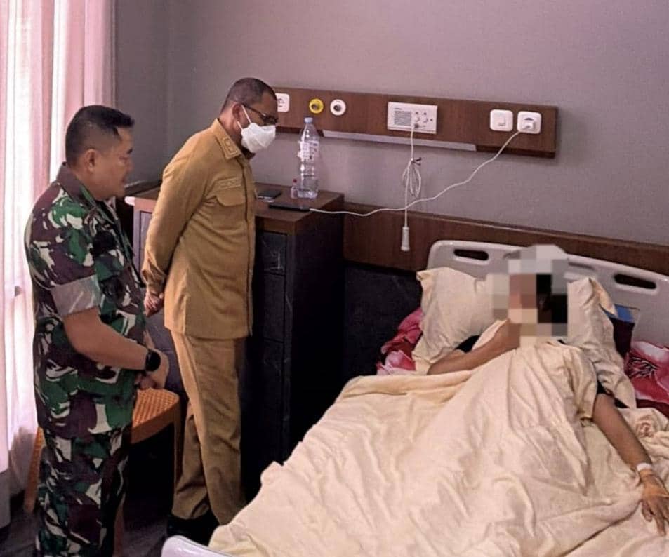 Wakil Gubernur NTT menjenguk mahasiswi Undana yang mengalami depresi setelah ujian skripsinya dibatalkan.