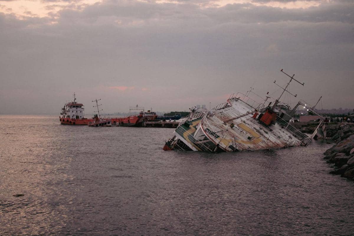 Kena Proyektil di Dekat Laut Yaman, Kapal Kargo India Tenggelam